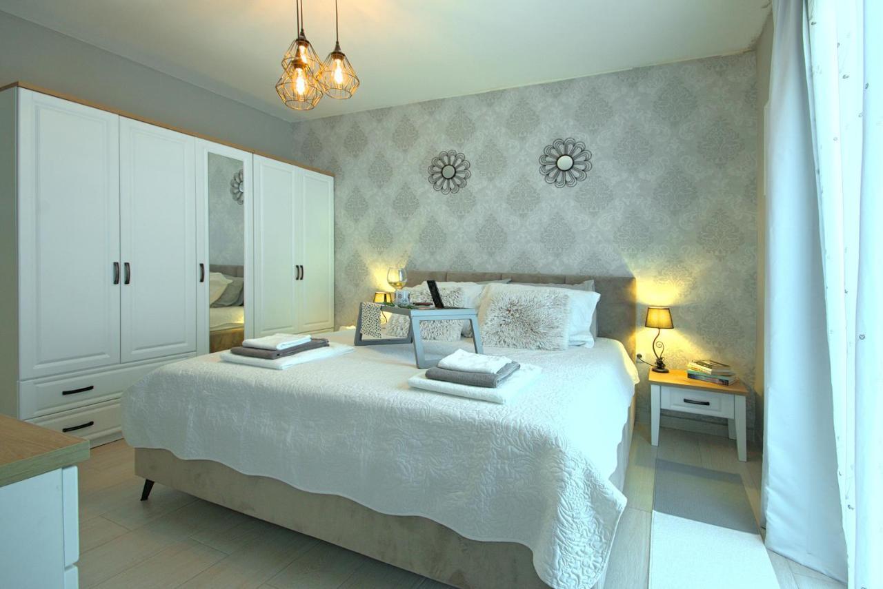 App Enterprise Umag Apartment Exterior photo